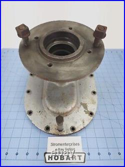 Hobart 4146 Meat grinder 00-118682 Hub Attachment Mount very good condition