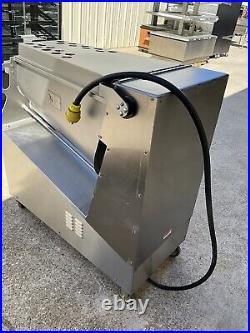 Hobart MG2032 commercial meat grinder mixer #32 200# capacity Butcher B