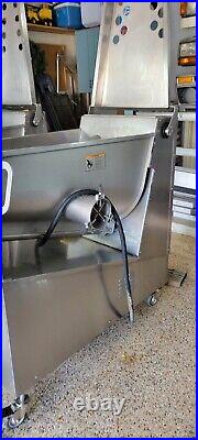 Hobart MG2032 commercial meat grinders mixers #32 Hub 200# capacity butcher Pair