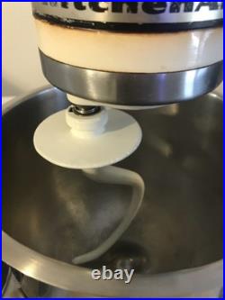 KitchenAid Model K5-A H Duty Lift bowl, Wisk, Meat grinder, Dough, Shreder pastr