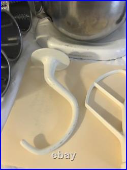 KitchenAid Model K5-A H Duty Lift bowl, Wisk, Meat grinder, Dough, Shreder pastr