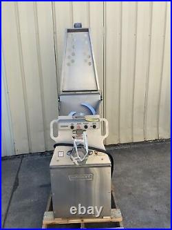 New Hobart MG2032 commercial meat grinder mixer #32 200# capacity Butcher B