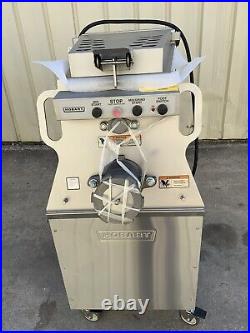 New Hobart MG2032 commercial meat grinder mixer #32 200# capacity Butcher C